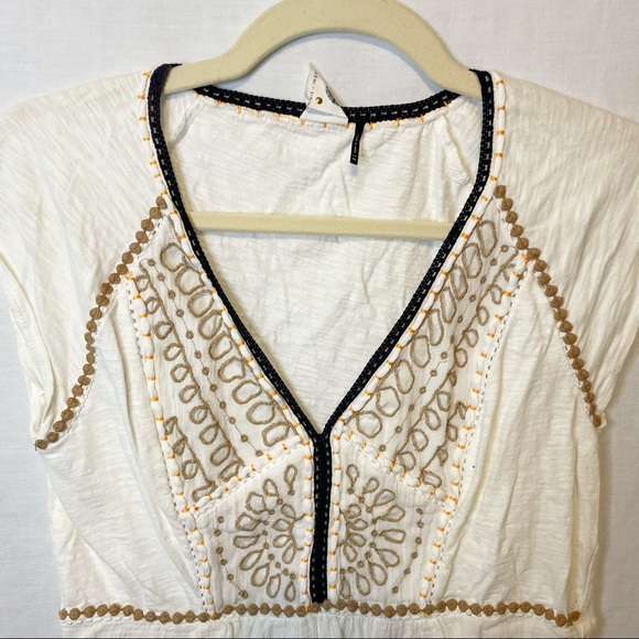 Anthropologie Akemi + Kin White Peasant Boho Top - Picture 3 of 7